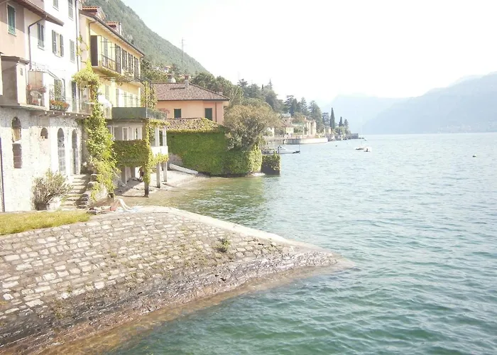 Casa In Riva Al * Varenna