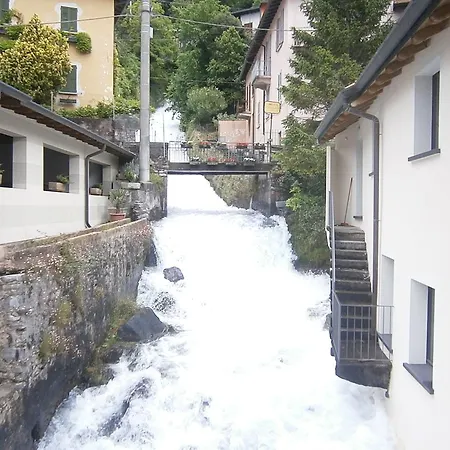 Casa In Riva Al * Varenna