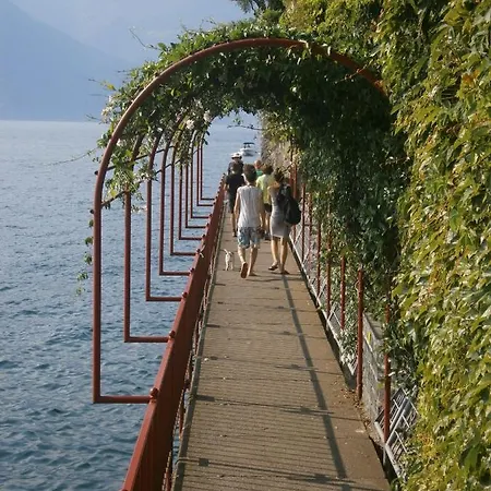 Casa In Riva Al Hébergement de vacances Varenna
